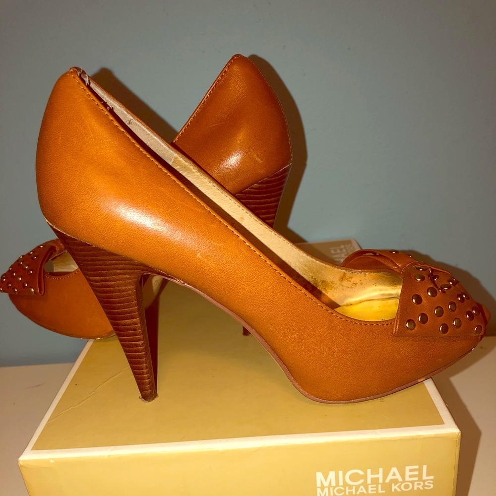 Michael Kors pumps